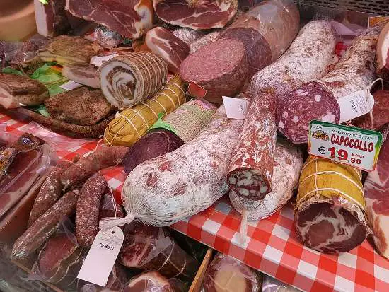 Regional-Varieties-of-Sausage